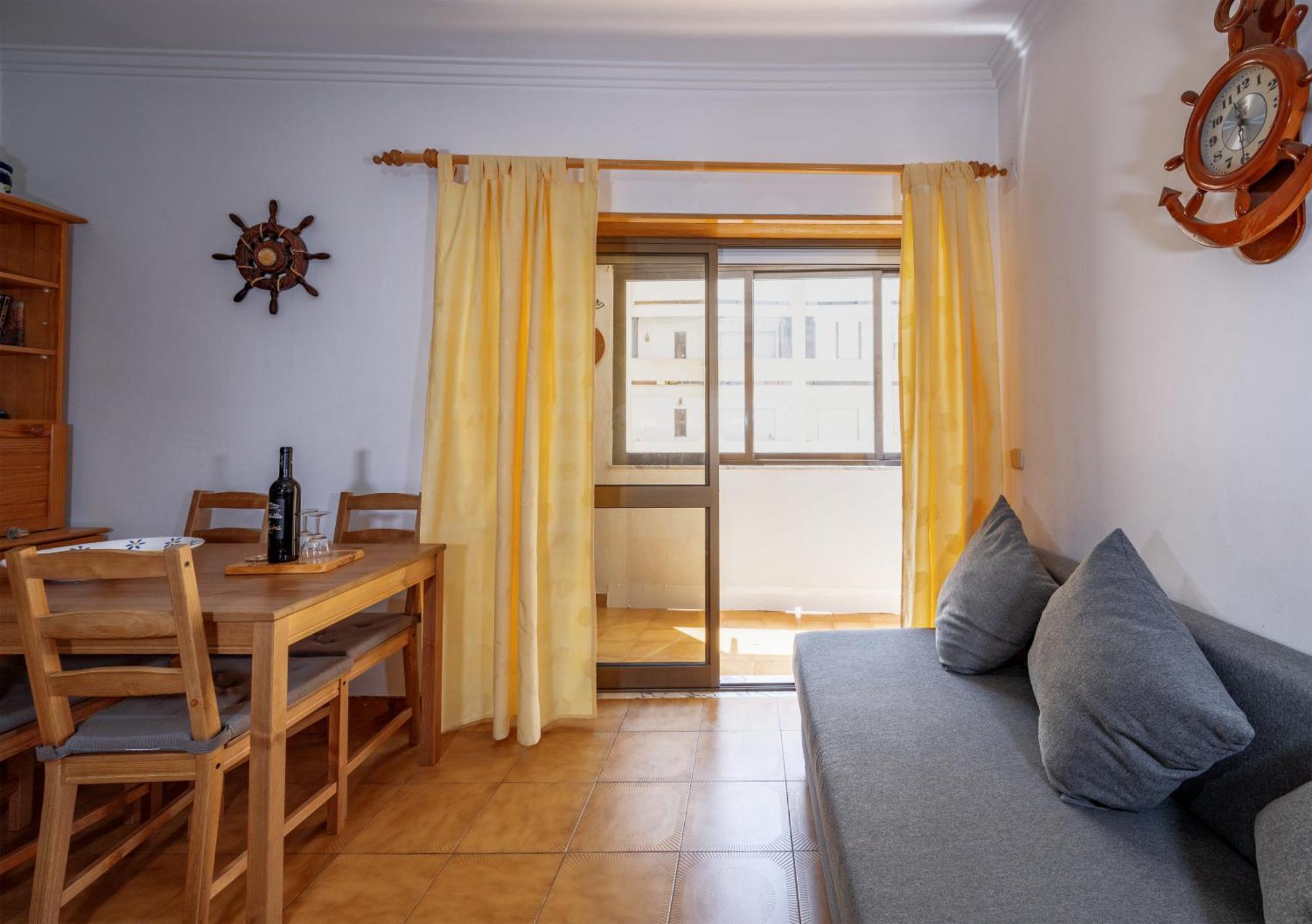 Cozy Apartment Near The Beach In Costa De Caparica Екстер'єр фото